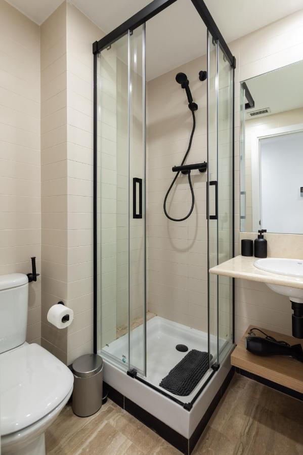 Cozy Apartment Les Corts Barcelona Luaran gambar