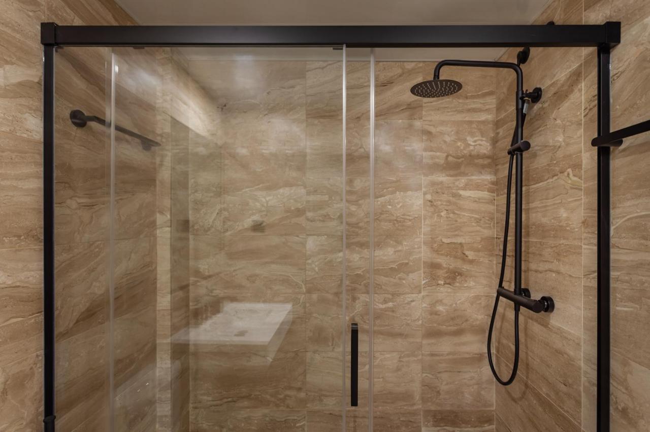 Cozy Apartment Les Corts Barcelona Luaran gambar